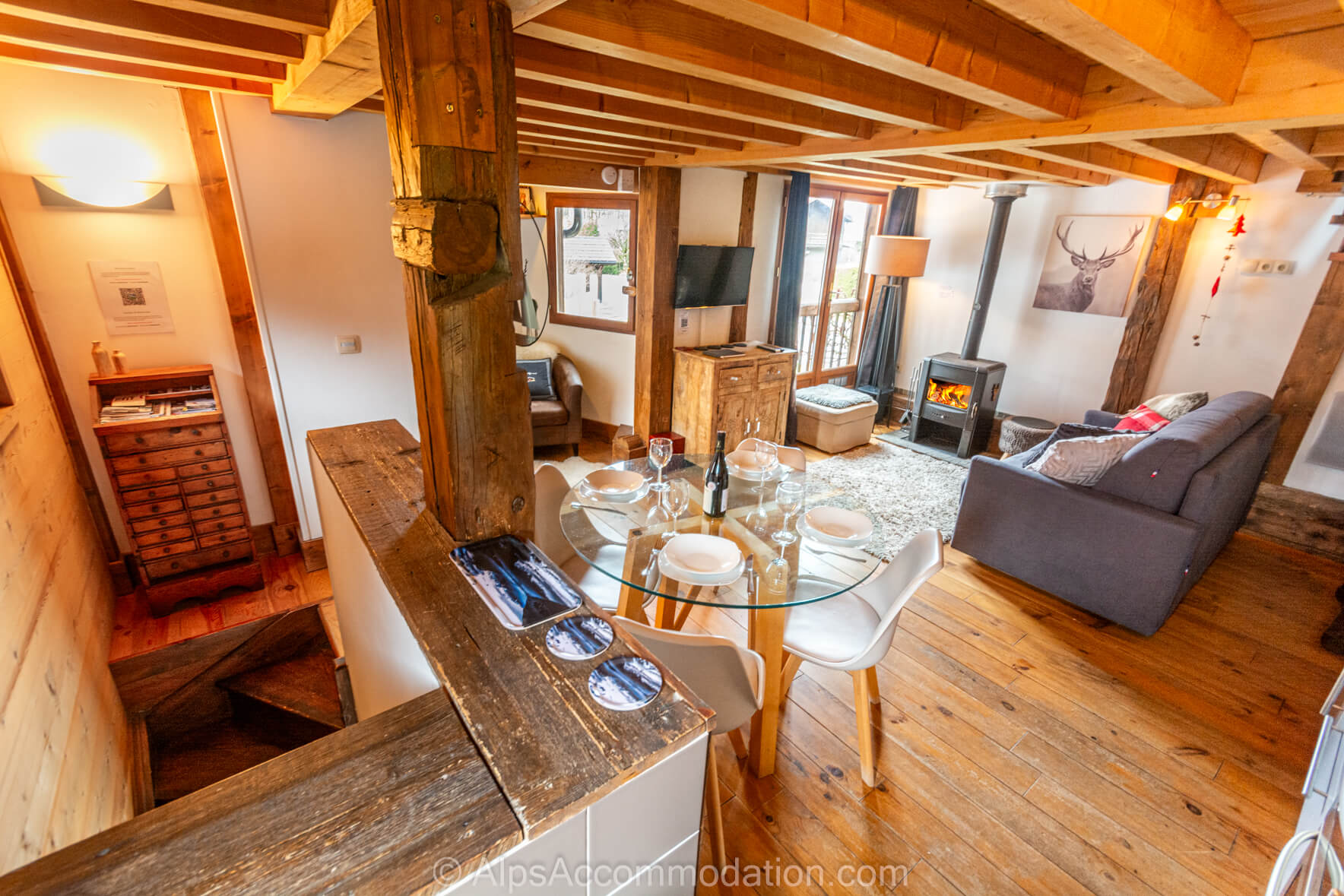 The Mazot Samoëns - Lounge with log burner